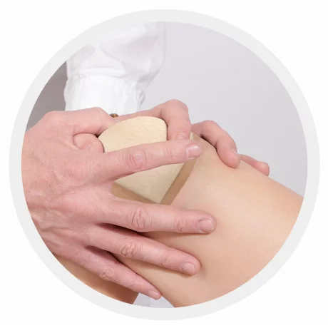 Pansament antiescara, ulcere varicoase, Alhena®, incizii operatorii, utilizat pentru rani cu exudare puternica, din spuma cu adeziv siliconic cu margine blanda pentru ingrijirea ranilor, 10X10 cm